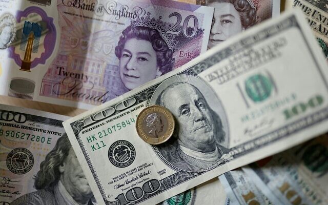 صعود الاسترليني مقابل الدولار واليورو