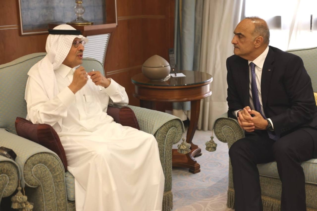 رئيس الوزراء يلتقي وزير الطاقة السعودي