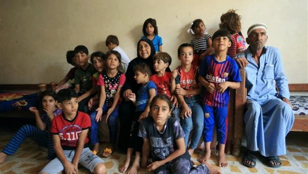 جدة عراقية ترعى 22 حفيدا بعد أن قتل داعش أباءهم