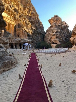 حفل زفاف وسط الصحراء بمدينة البترا