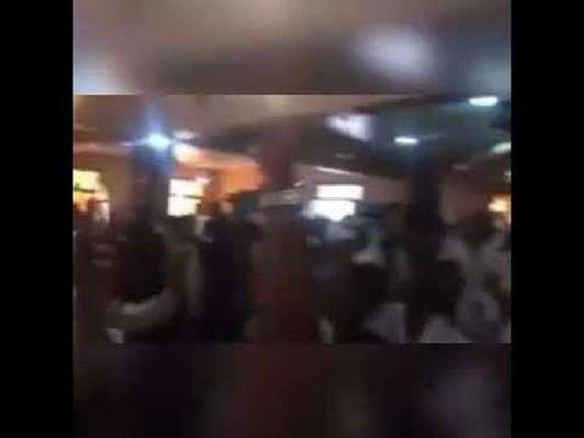 بالفيديو .. مظاهرة داخل احد المساجد في السودان