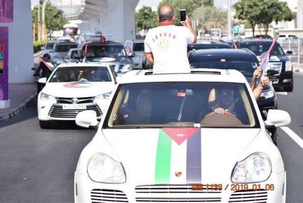 الأردنيون في الإمارات يدعمون النشامى (صور،فيديو)