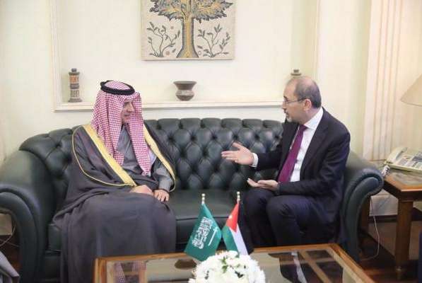 وزراء الخارجية العرب يصلون عمّان ويتوجهون للقاء الملك