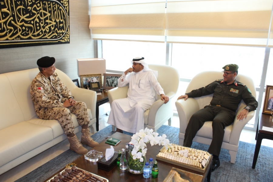 سفير خام الحرمين الشريفين لدى الأردن يستقبل الملحق العسكري البحريني في عمان