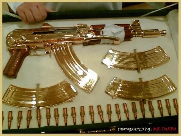 بالصور۔۔۔ أسلحة صدام حسين الذهبية أين هي وماذا حلّ بها!!