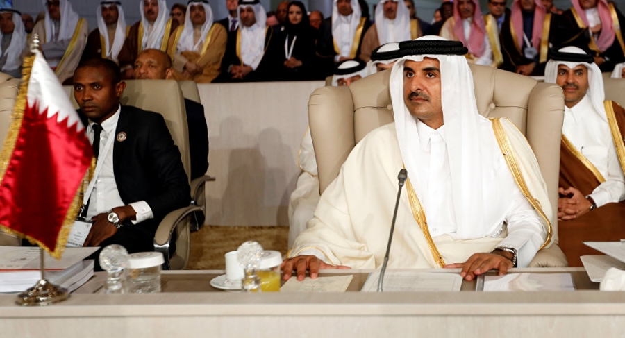 ضاحي خلفان يكشف 12 سببا لانسحاب أمير قطر المفاجئ من القمة العربية