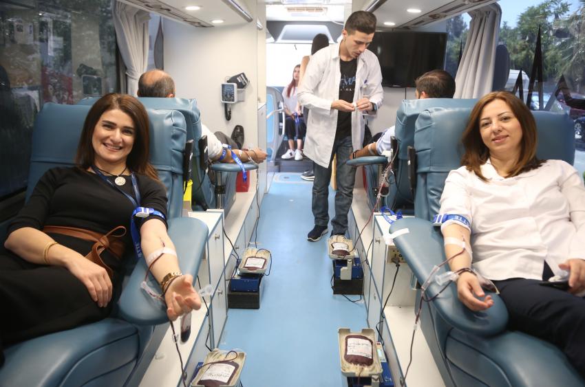 كابيتال بنك ينظم حملة لموظفيه للتبرع بالدم
