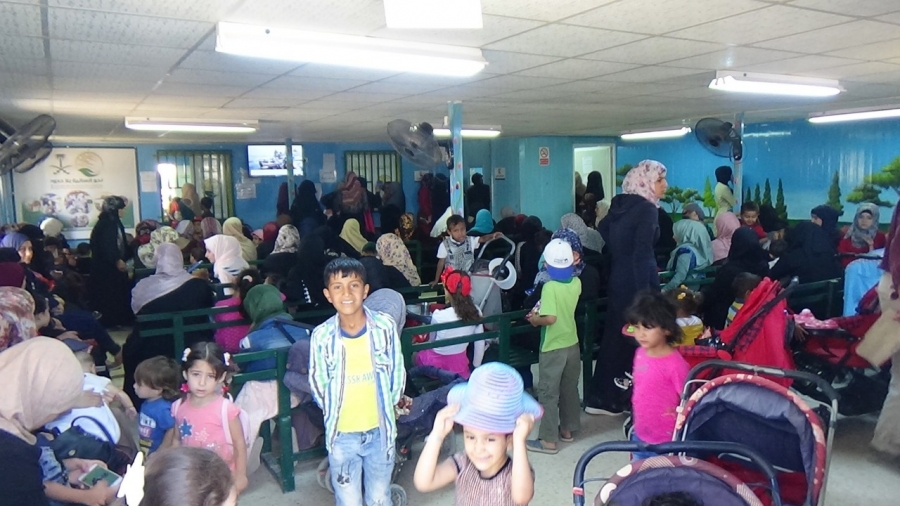 عيادات مركز الملك سلمان للإغاثة تصرف اكثر من 12 الف وصفة طبية في مخيم الزعتري