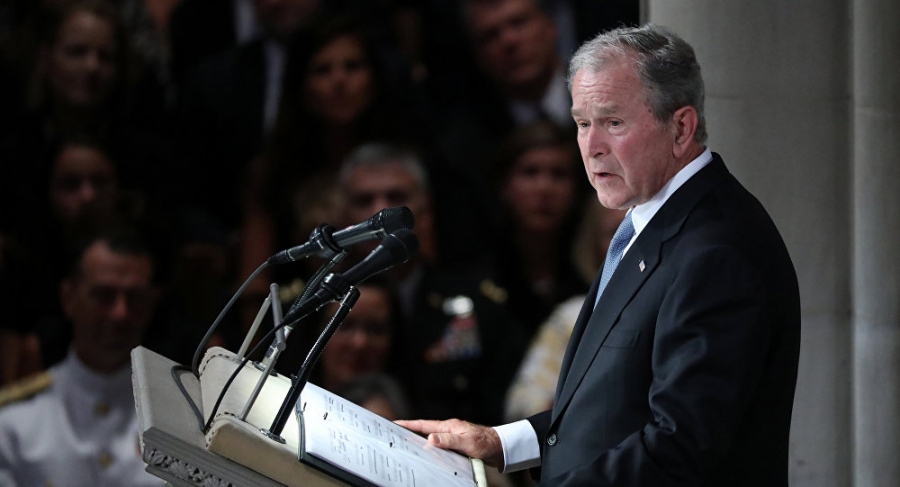 جورج بوش يقوم بزيارة سرية لدولة خليجية(صور+فيديو)