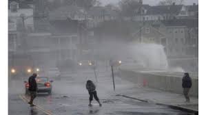 كندا: مقتل شخص وانقطاع الكهرباء عن مليون منزل بسبب عاصفة قوية