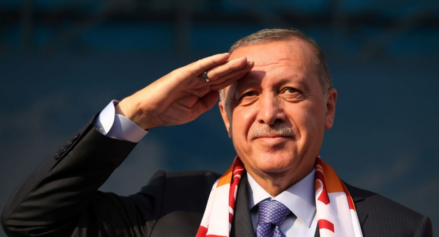أردوغان يزور مركز قيادة القوات البرية التركية على الحدود السورية