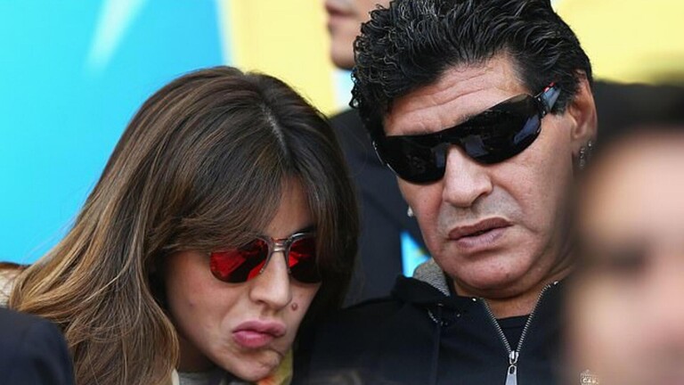 مارادونا يصعد الخلاف ويوجه رسالة حادة لابنته