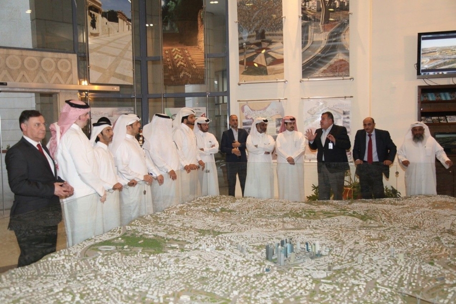 وفد من المجلس البلدي المركزي لدولة قطر يزور امانة عمان