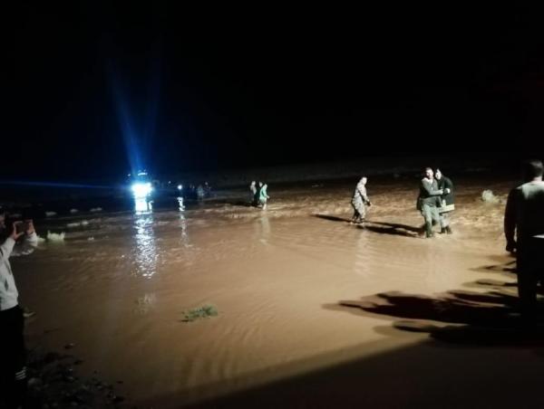انقاذ شخصين جرفت مياه الامطار مركبتهما في البادية الشمالية الشرقية