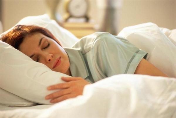 5 طرق تساعد على النوم بعمق أثناء الليل