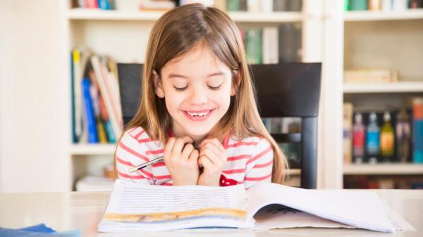 نصائح لإنجاز الأطفال واجباتهم المدرسية في أجواء ممتعة