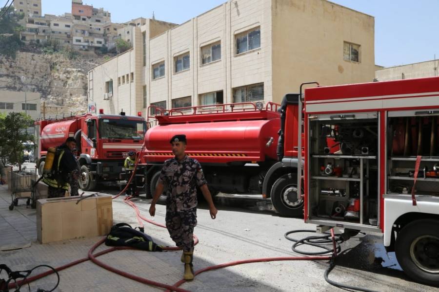 إصابتان جراء حريق مستودع داخل عمارة سكنية في منطقة رأس العين