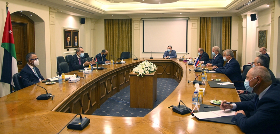 وزير الخارجية يلتقي مبعوث الرئيس الروسي لشؤون التسوية السورية