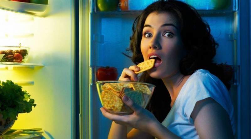5 مشاعر تسبب الإفراط في الأكل
