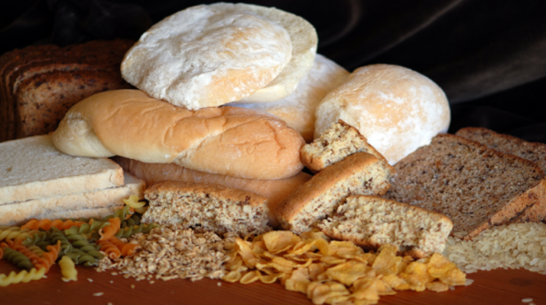 خطر صحي يرتبط بتناول الكثير من الخبز الأبيض والمعكرونة في نظامك الغذائي