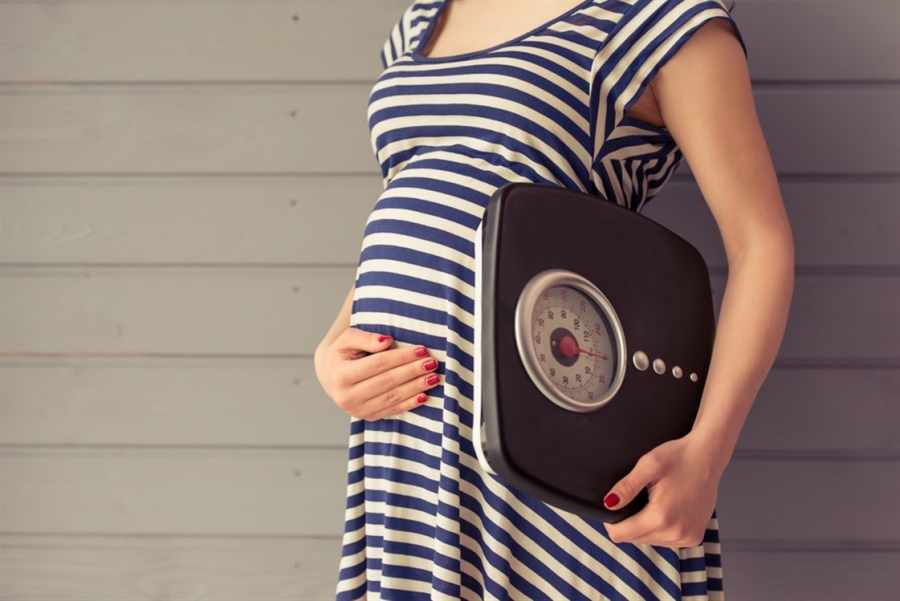العلاقة بين وزن المرأة وزيادة فرص الحمل لديها