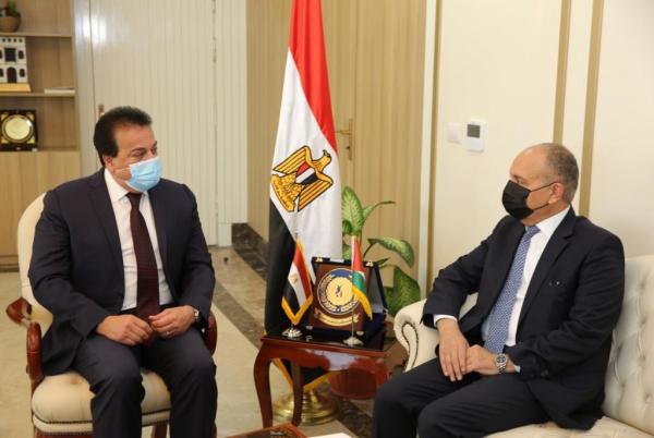 العضايلة يبحث مع وزير التعليم العالي المصري زيادة عدد المنح للطلبة الأردنيين في مصر