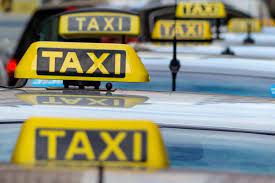 نقابة أصحاب التاكسي ترحب بقرار تحرير 30  من سيارات الاستثمار والمميز