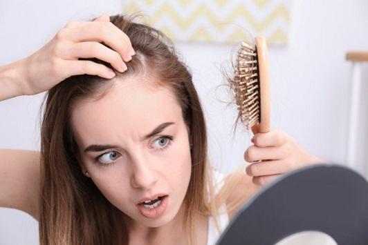 13 خطأ شائعا تؤدي إلى تساقط الشعر