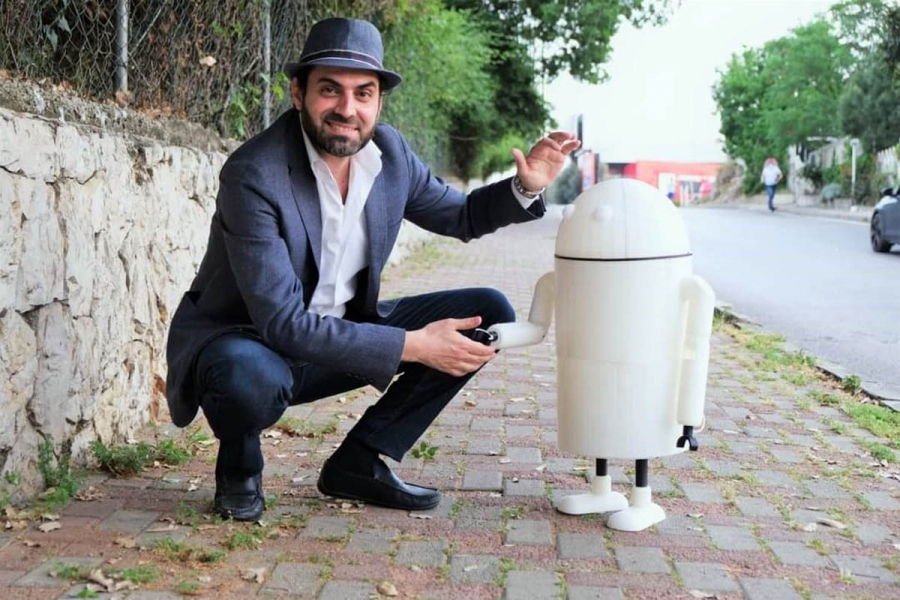 أول روبوت لبناني يترشح للانتخابات النيابية