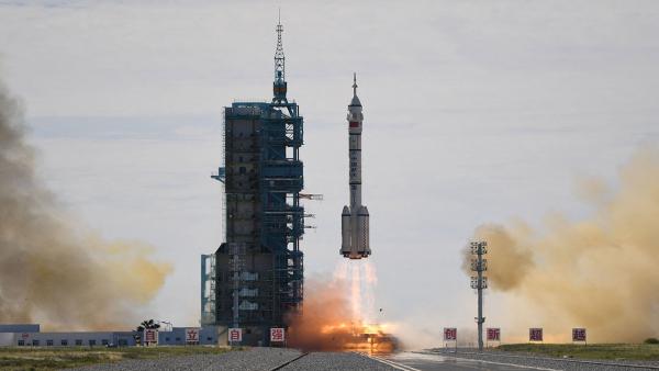 ما هي مهام المركبة الفضائية الصينية المأهولة شنتشو12؟