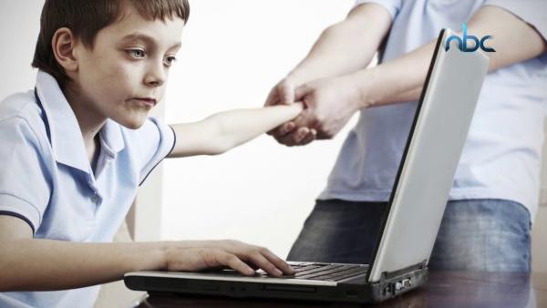 كيف نحمي الاطفال من مخاطر إدمان الإنترنت خلال كورونا