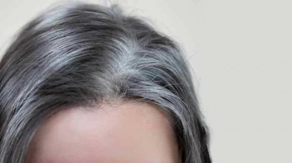 طريقة فعالة لعكس شيب الشعر وإعادته إلى لونه الطبيعي