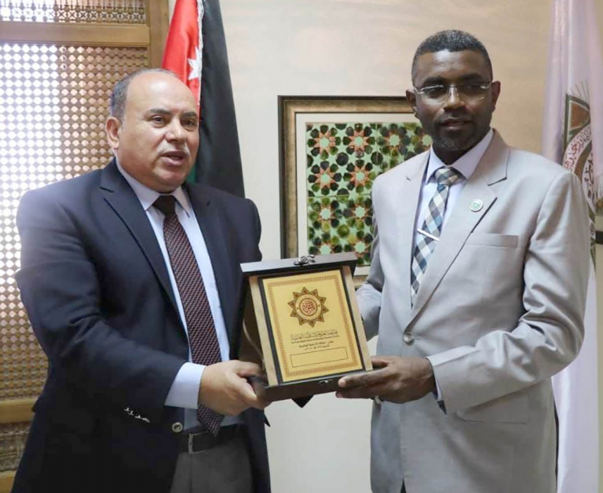 جامعة العلوم الإسلامية تبحث تعزيز التعاون مع السودان