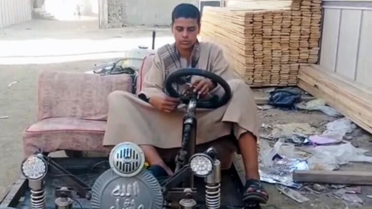طالب مصري يصمم سيارة من الخردة  فيديو