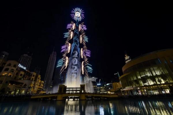 الإمارات تدخل 2022 بأرقام قياسية بالألعاب النارية