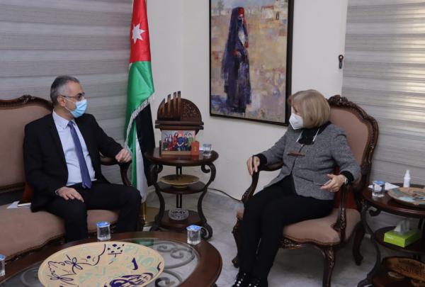 وزيرة الثقافة والسفير القبرصي يبحثان تعزيز التعاون بين البلدين