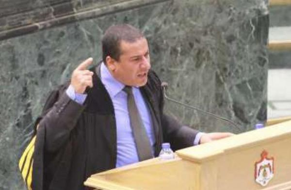 النائب السابق الهواملة يترشح لرئاسة بلدية الطفيلة