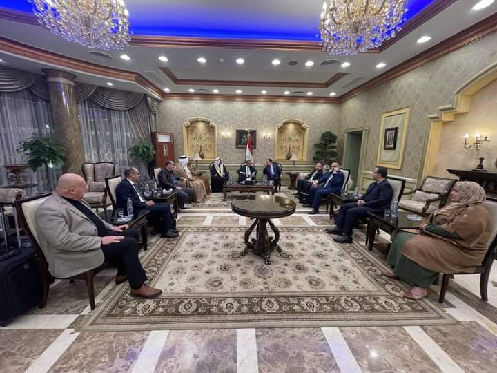 الدغمي يلتقي في القاهرة رئيس المجلس الشعبي الجزائري