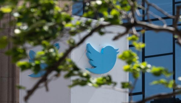 ماسك يلمّح لفرض رسوم نظير الاستخدام الحكومي والتجاري لـ تويتر