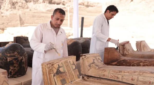 مصر: الكشف عن أول وأكبر خبيئة تماثيل برونزية بجبانة البوباسطيون