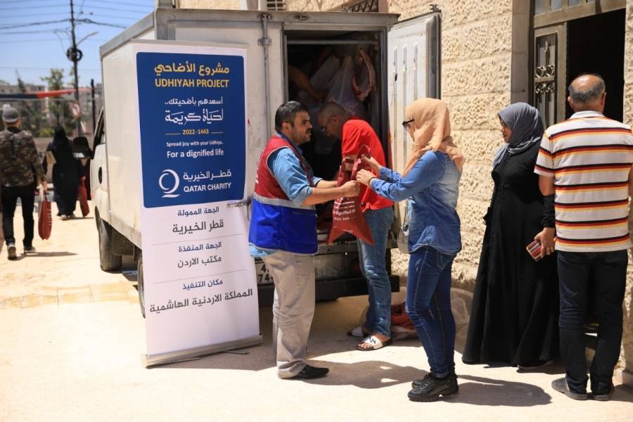 تحت شعار أسعدهم بأضحيتك..لحياة كريمة  مكتب جمعية قطر الخيرية في الاردن ينفذ برنامج الاضاحي