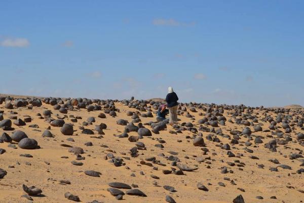 صخوره تشبه البطيخ .. أغرب وادي في مصر يحير علماء الجيولوجيا