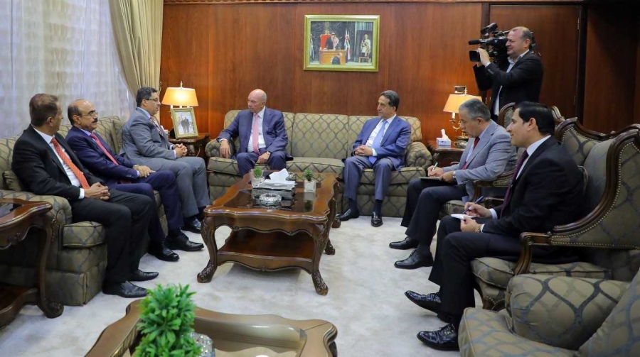 الفايز يؤكد دعم الأردن للجهود الرامية لإنهاء الأزمة اليمنية