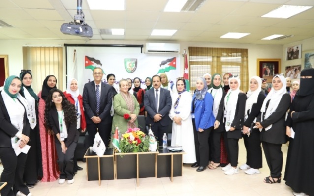 الأميرة عالية بنت الحسين تلتقي أسرة كلية الأميرة عالية الجامعية