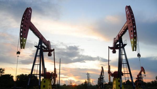 انخفاض أسعار النفط عالميا الخميس