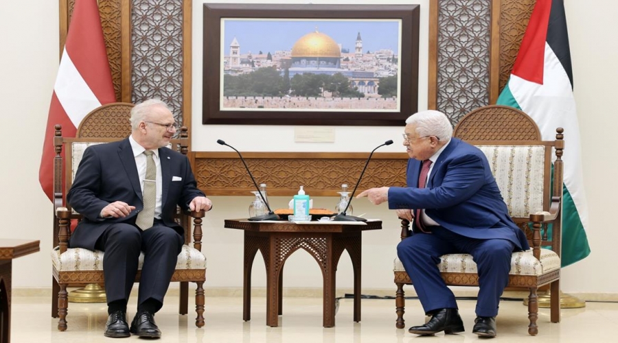 عباس يدعو الاتحاد الأوروبي لعدم التعامل مع أي حكومة إسرائيلية لا تعترف بالشرعية الدولية