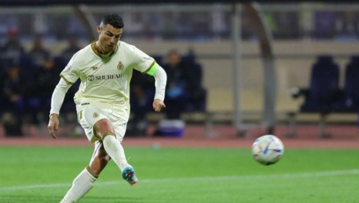 لاعب النصر السعودي يكشف سر معاناة الفريق بسبب رونالدو