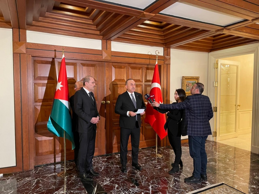 وزير الخارجية: الأردن مستمر في تقديم المساعدات الإغاثية للاشقاء في تركيا