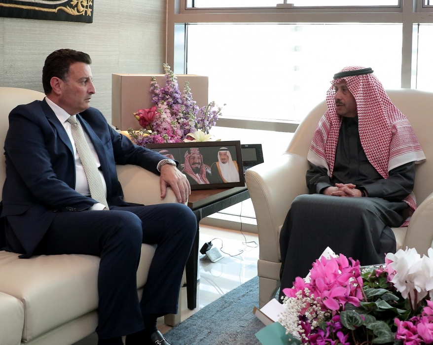 الصفدي يزور سفارتي السعودية والكويت مهنئاً بالأعياد الوطنية