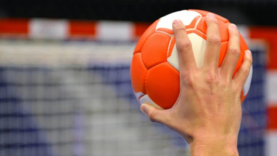 اختيار الخطاطبة في اللجنة الفنية لبطولة كرة اليد الشاطئية باندونيسيا